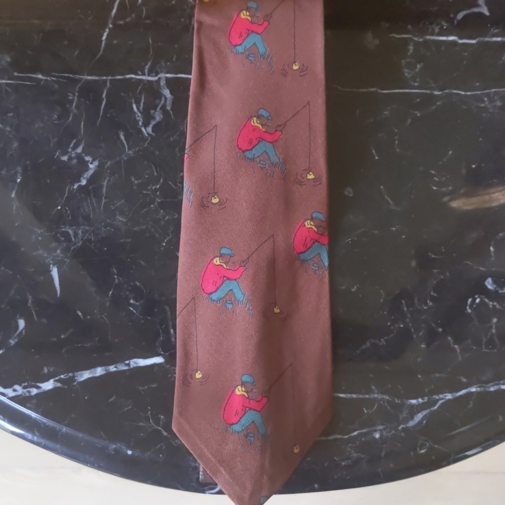 Ralph Lauren Polo 100% silk tie. Fishing pattern
